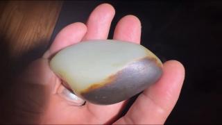 新疆和田玉籽料原石 89.3克 真皮真色 黑红皮天地皮籽料 原籽无修型
