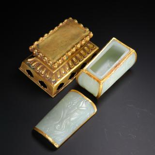 清代 和田玉包金嵌宝龙鳳棺摆件 规格:高10.3cm宽10.3cm重564克